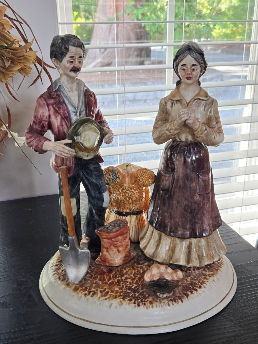 Vintage Beautiful Large 13" tall Capodimonte Harvesting Couple Statue